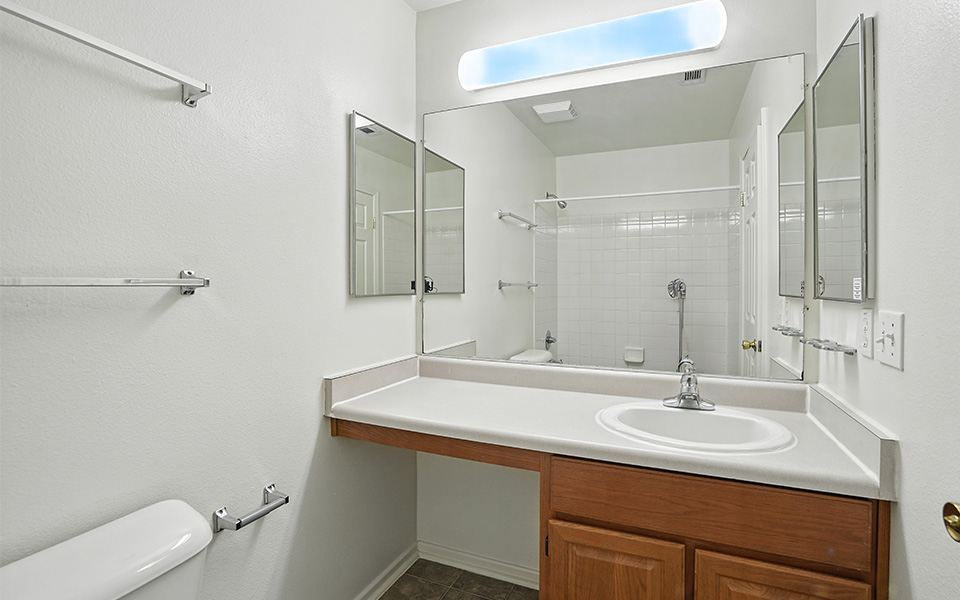 March Landing 1164 3x2.5 Bathroom